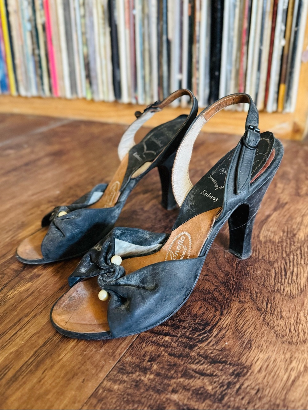 1950s VTG Saxons of Oxford Street Italian black leather heels with pearl detail